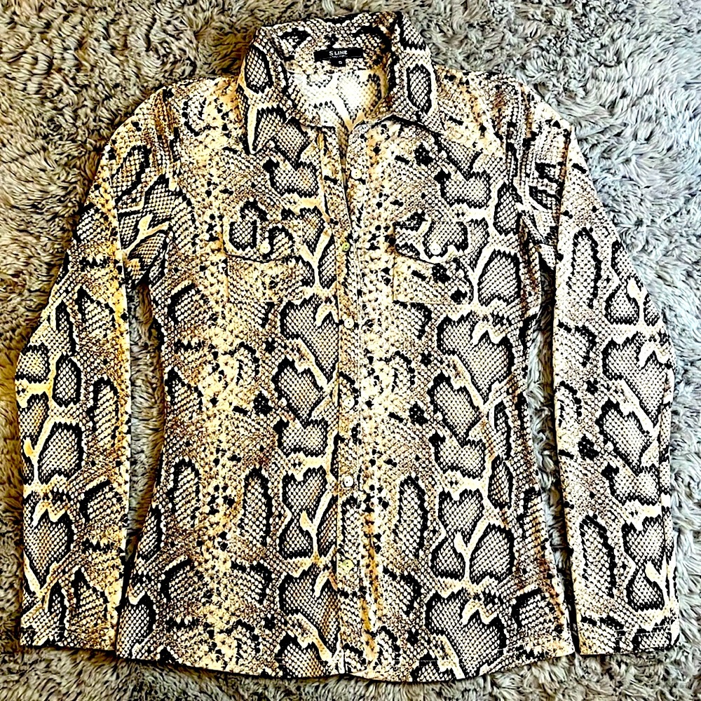 SNAKESKIN 🐍 STYLE BUTTON DOWN LONG SLEEVE - Picture 3 of 8
